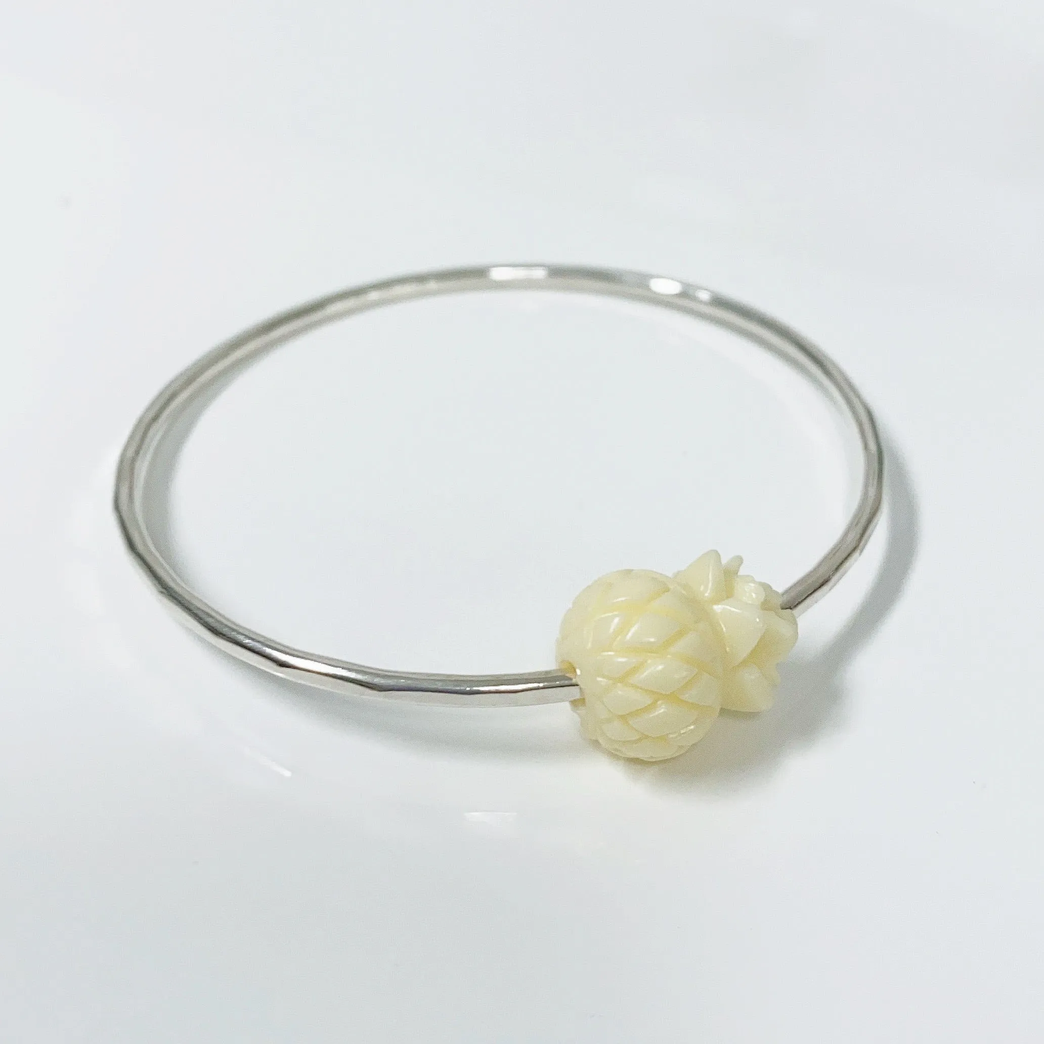 Pineapple bead bangle - resin pineapple (B427)